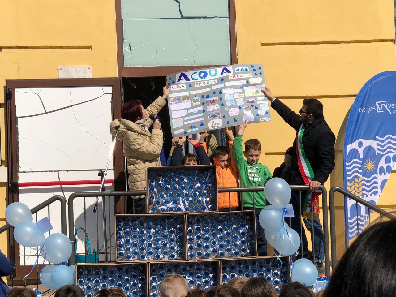 Acqua in bottiglia = pericolo! È confermato: l'acqua in bottiglia in