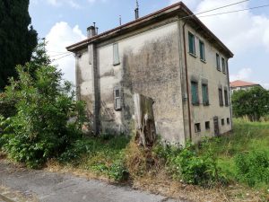 edificio abbandonato